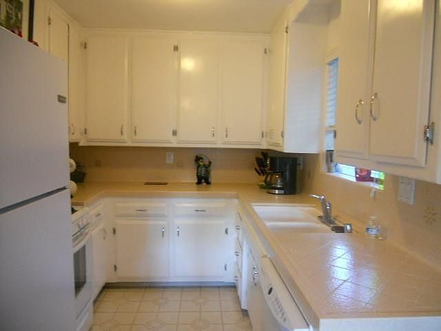 2nd image of 9587 School St