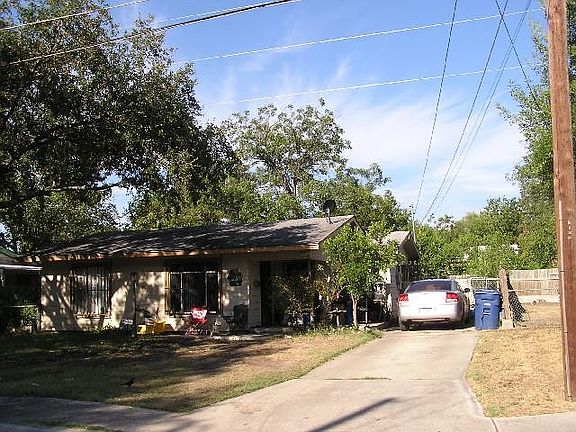 3rd image of 215 Yolanda Dr