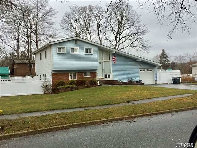 1st image of 1 Sandalwood Dr