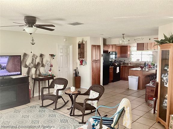 5th image of 7225 Honeysuckle Dr