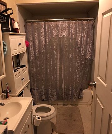 3rd image of 3143 W Houston St