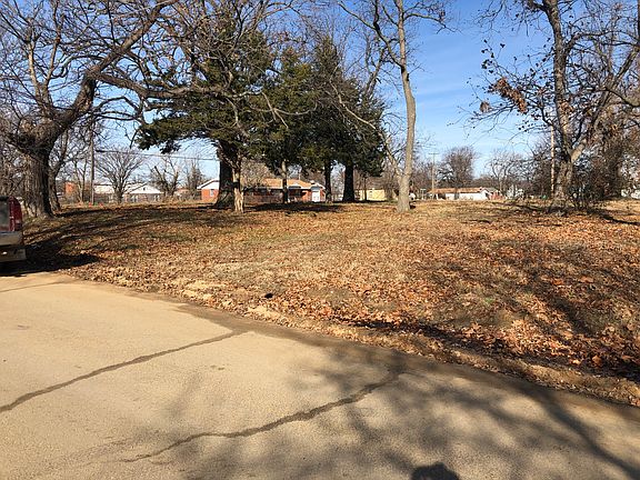 4th image of 315 S East St