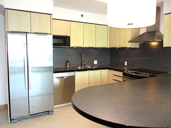 2nd image of 801 S King St APT 3607