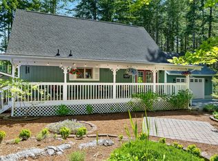 241 N Mountain View Dr, Hoodsport, WA 98548