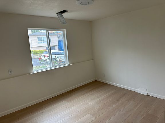 2nd image of 12 Montebello Dr Room 1