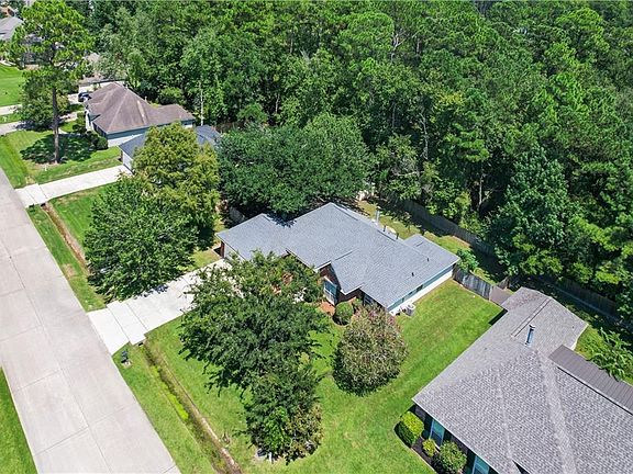 3rd image of 431 Westwood Dr