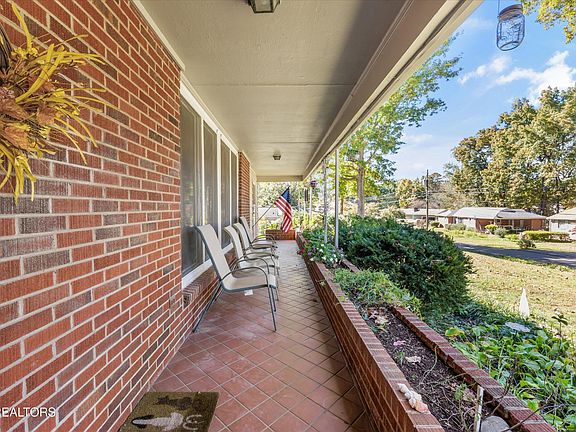 4th image of 4114 Raven Dr