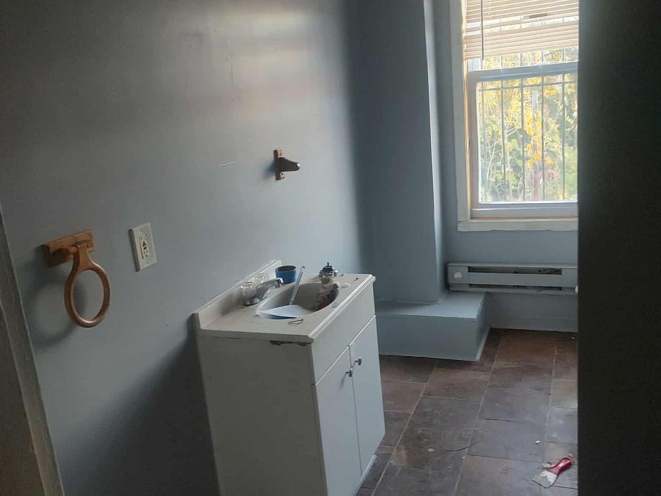 1st image of 1222 W Lafayette Ave APT 3