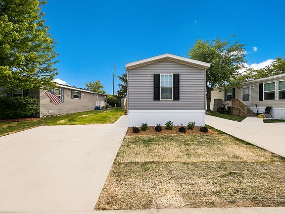 3rd image of 47 Bluebird Hill Dr #123