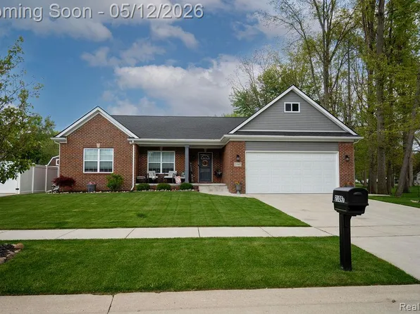 21097 McGuire Ave, Brownstown, MI 48174