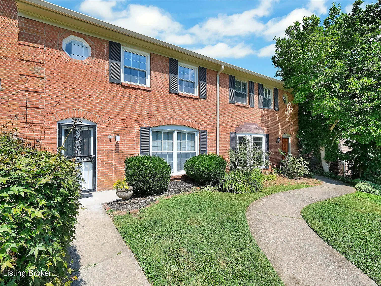 3 bed, 2.5 bath, 1303 sqft, $1,750 — Photo 4