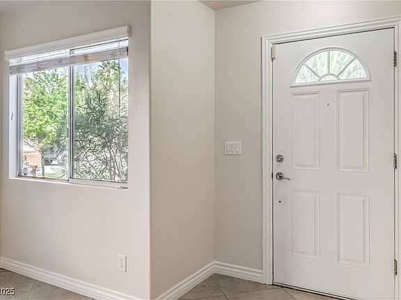 5th image of 2073 Paterno Ave