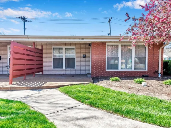 8538 Old Bonhomme Rd, Saint Louis, MO 63132