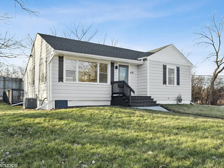 810 S Jackson St — Photo 18