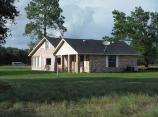 87 Meadowlane Dr, Yoakum, TX 77995