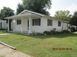 200 S Elm St, Odon, IN 47562