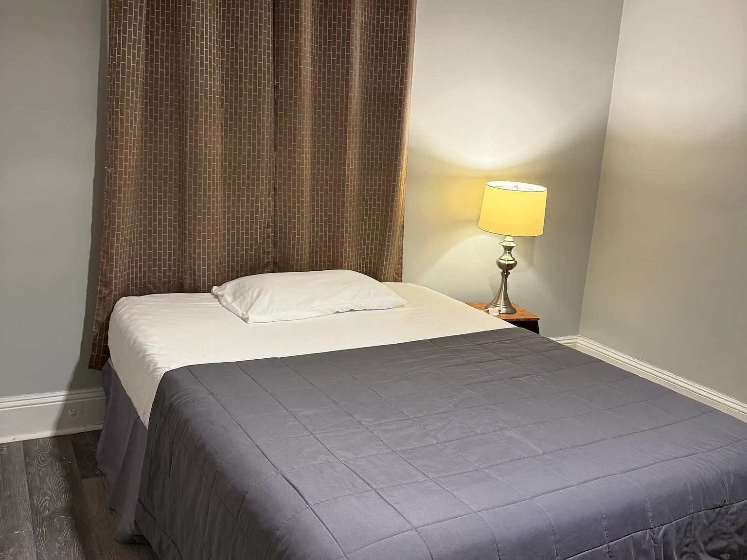 1 bed, 1406 sqft, $700 — Photo 1