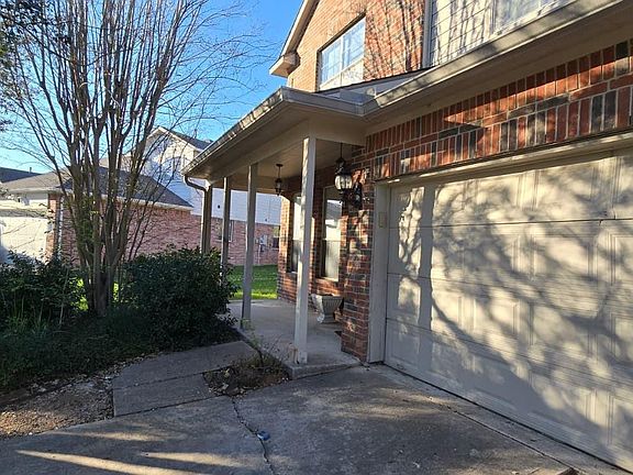 3rd image of 23526 Whispering Maples Dr