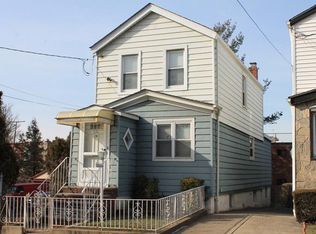 5746 75th St, Middle Village, NY 11379