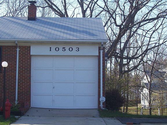 One Car Garage/Commercial Size Door