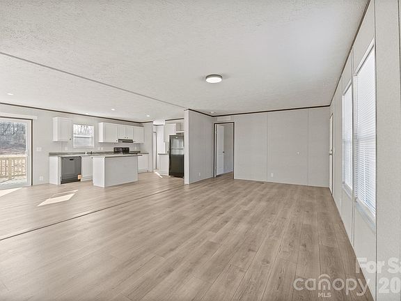 5th image of 3613 Jamestown Rd