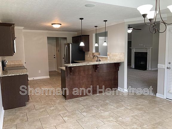 4th image of 4133 Pullman Cir
