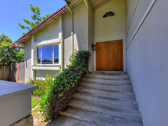 3rd image of 8125 Lobata St