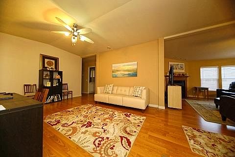 4th image of 600 E Weddell Dr Spc 212