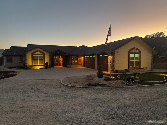5th image of 25370 Bear Valley Rd