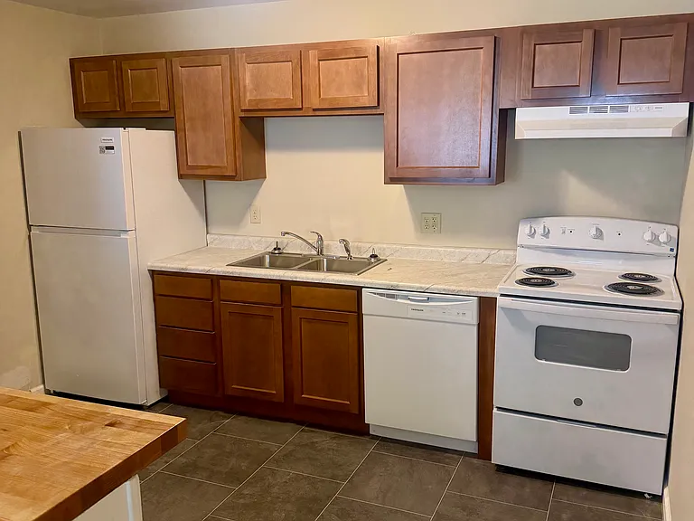 1901 S 1st St #9 — Photo 3