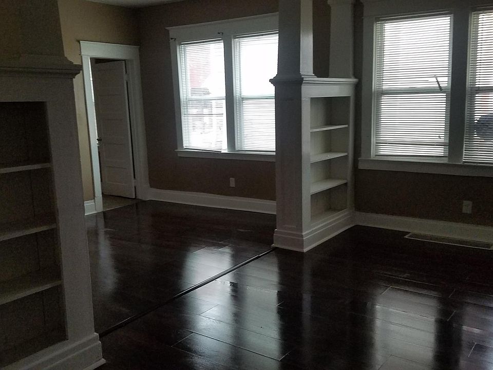 2nd image of 854 Niagara St Unit 1
