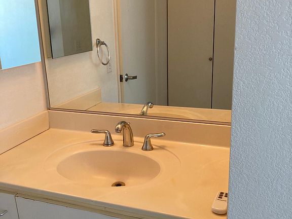 2nd image of 1211 Cabrillo Ave Unit 306