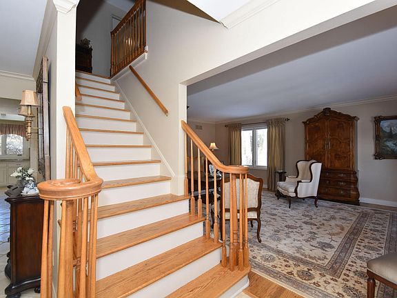 4th image of 2365 Coach House Dr
