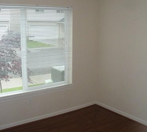 4th image of 11607 3rd Avenue Ct E