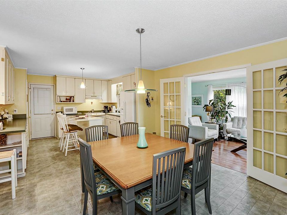 1st image of 11026 Louis Dr SE