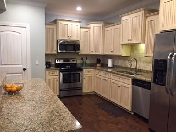 2nd image of 403 Reserve Ln