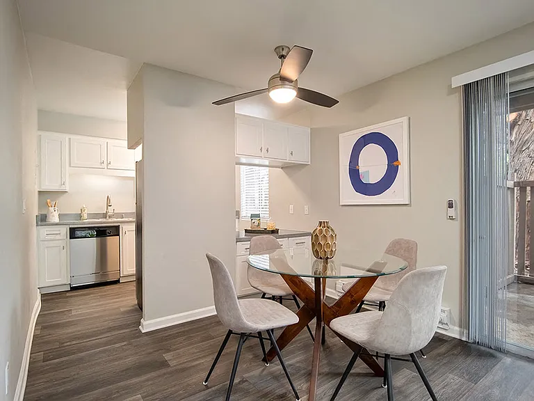 St. Charles Oaks Apartments — Photo 23