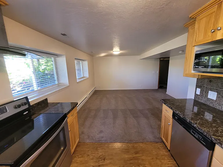 7979 Cedar Way #B — Photo 4
