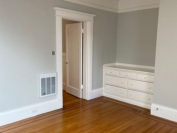4th image of 1954 Hyde St #2