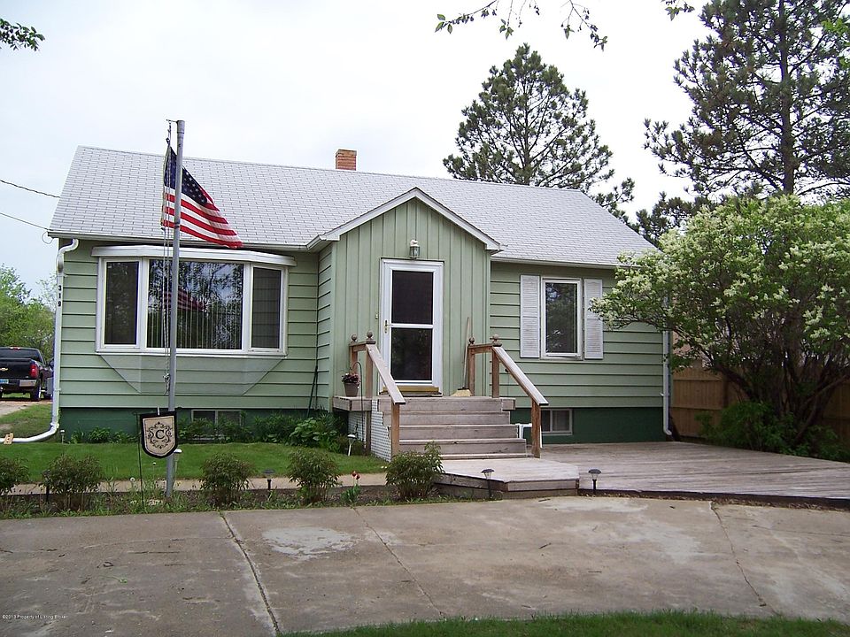 1st image of 319 5th Ave W
