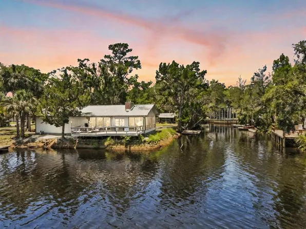 1721 NE Kings St, Steinhatchee, FL 32359