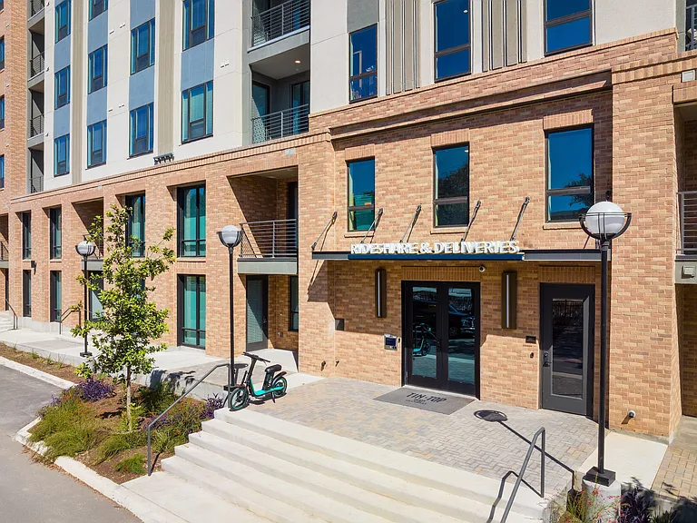 Tin Top Flats at the Creamery — Photo 9