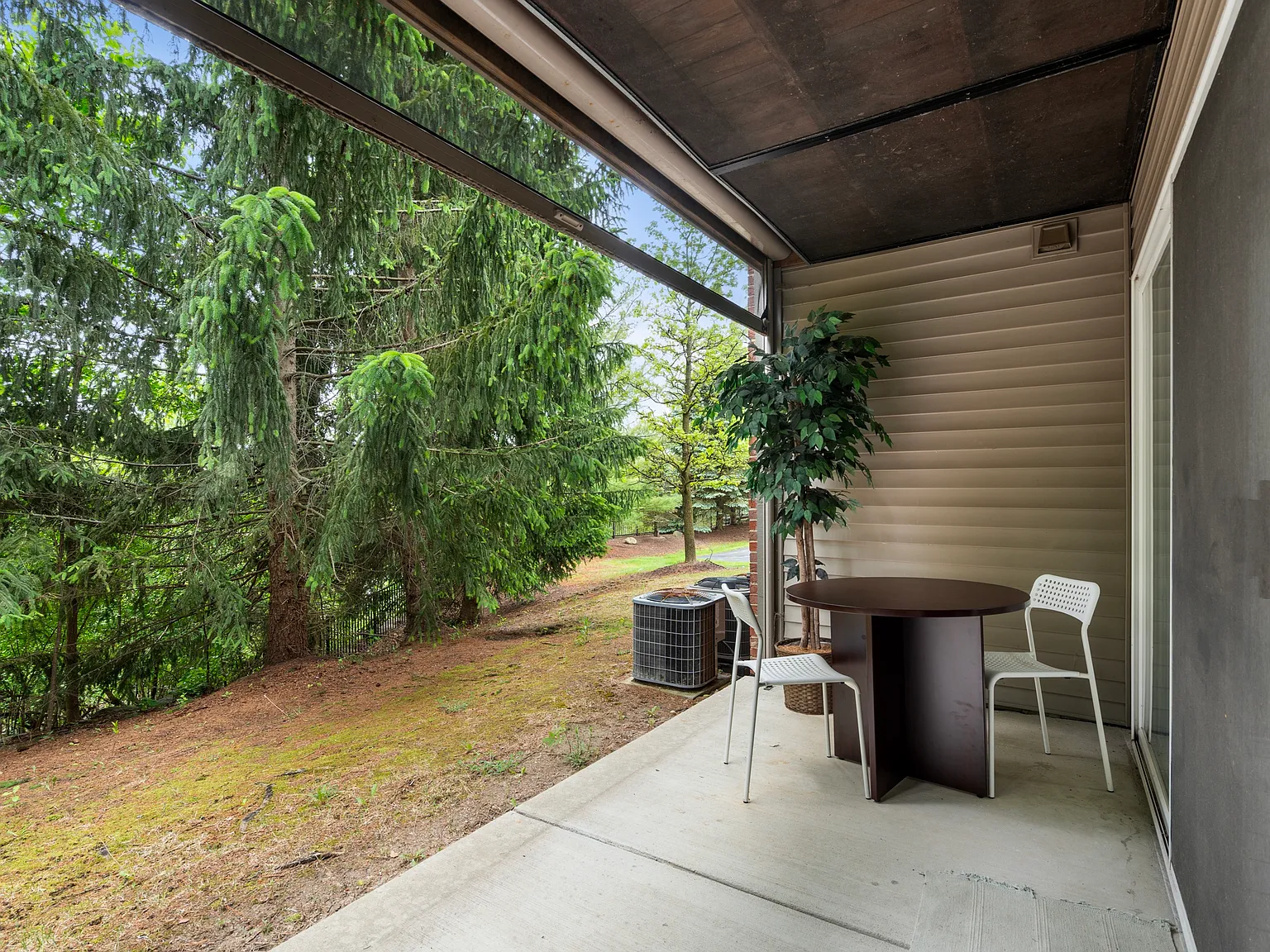 28067 Carlton Way Dr — Photo 2