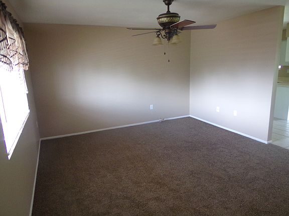 3rd image of 10748 W Mission Ln