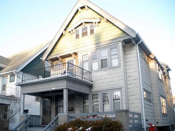 3372 N Oakland Ave, Milwaukee, WI 53211