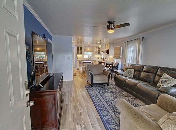 5th image of 940 Cypress Ave