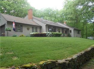 469 Maple Shade Rd, Middletown, CT 06457