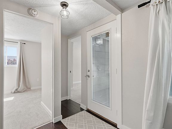5th image of 302 3rd St