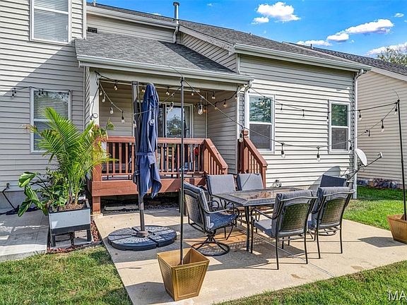 3rd image of 3724 Southern Manor Dr