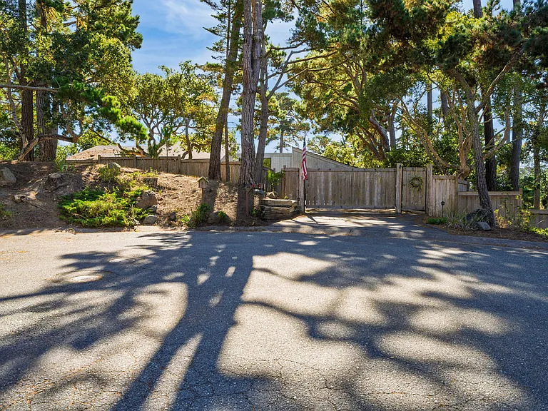 4120 Pine Meadows Way — Photo 43
